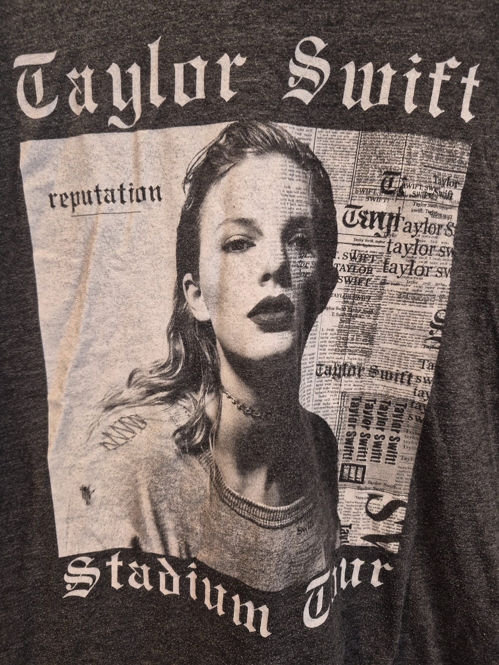 Taylor Swift Charcoal Gray Reputation Stadium Tour Graphic Tee - Women's - Picture 2 of 4